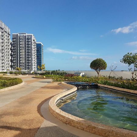 Mactan Newtown Condo With Garden And Ocean View 8Newtown Blvd Мактан Экстерьер фото